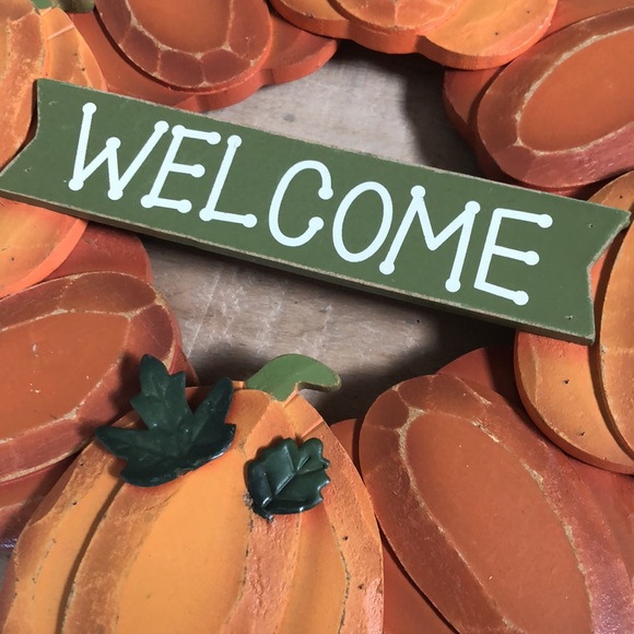 🍃 🎃 Wooden Pumpkin Wreath WELCOME Sign Like New Halloween & Thanksgiving 🎃🍃 - Picture 2 of 7